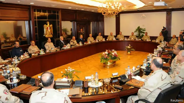 تصاعدت المطالب بخضوع الجيش لقدر من المساءلة والمحاسبة باعتباره أحد مؤسسات الدولة بعد ثورة 25 يناير