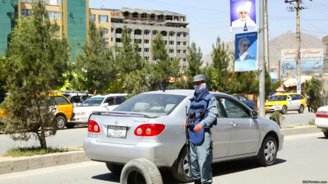 تدابیر جدید از شامگاه دیروز (هفدهم جوزا/خرداد) به اجرا گذاشته شد و از بامداد روز یکشنبه حضور نیروهای امنیتی در شهر بیشتر از گذشته به چشم می آید.