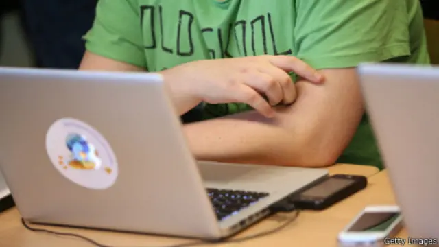 سن قرار گرفتن در معرض پورنوگرافی به قبل از سن مدرسه رسیده است 