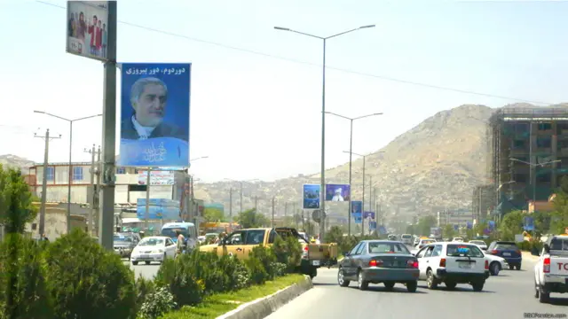 در این انتخابات عبدالله عبدالله و اشرف غنی احمدزی با هم رقابت می‌کنند. کارزار انتخاباتی تا سه روز دیگر به پایان می‌رسد و انتخابات پنج روز بعد برگزار می‌شود.