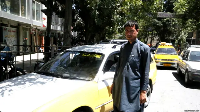 زیورشاه، تاکسی‌ران نظر دیگری دارد: "در شهر که می‌گردم، می‌ترسم که حالا انفجار شود یا دقیقه بعد. صبح که از خانه بیرون می‌شوم، نمی‌دانم که پس زنده به خانه برمی‌گردم یا نه."