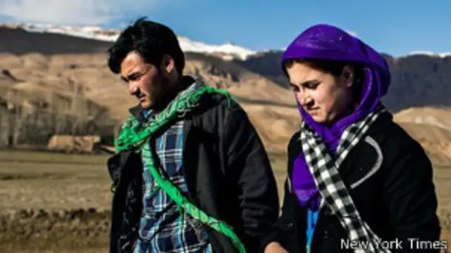 زکیه و محمد علی ماه‌ها در مناطق مختلف بامیان و حتی در میان کوه‌های این ولایت فراری بودند