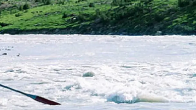 دریا میں اچانک پانی بہاؤ زیادہ ہونے کی وجہ سے 18 لڑکے 6 لڑکیاں بہہ گئے