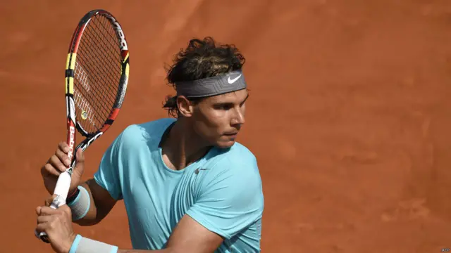 در ست سوم، در حالی که نادال هم از نظر جسمی تحت فشار بود، جوکوویچ یک بار دیگر سطح خود را افزایش داد