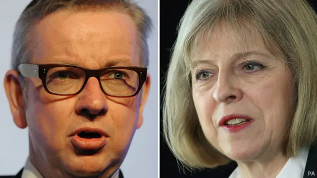 ترزا می، وزیر کشور در راست. مایکل گوو، وزیر دادگستری در چپ