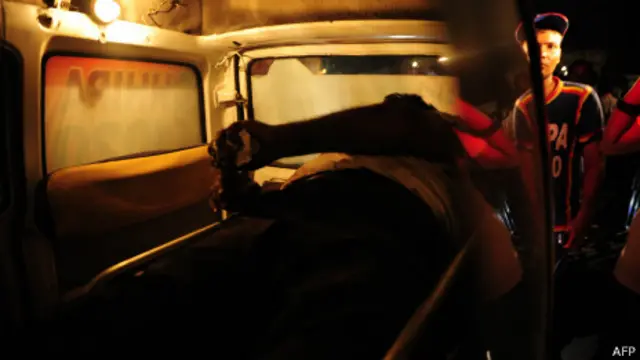 مجروحان به بیمارستان جناح منتقل شدند