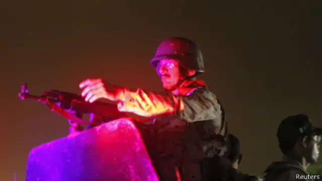 ارتش می گوید که بعد از بررسی‌های محل، فرودگاه را به هواپیمایی کشوری تحویل می‌دهد