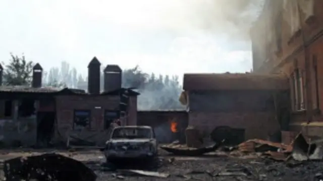 يستمر القتال في مدينة سلوفيانسك التي يسيطر عليها الانفصاليين 