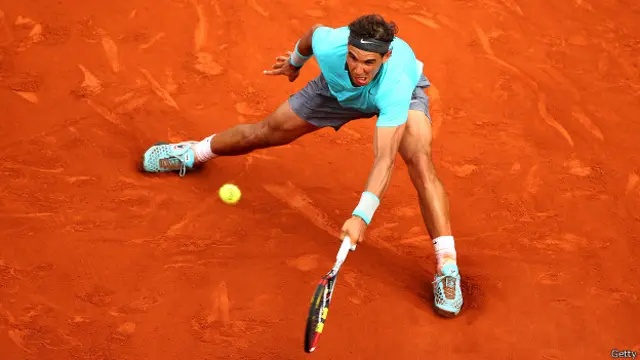 Rafael Nadal marcó un antes y un después en la forma de jugar sobre tierra batida o arcilla.