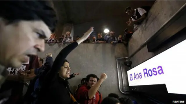 साओ पाउलो, पुलिस ने आंसू गैस छोड़ी