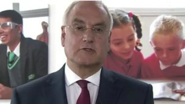 威爾肖恩爵士公布報告時說，很多校長被「邊緣化或者被迫離開崗位。」