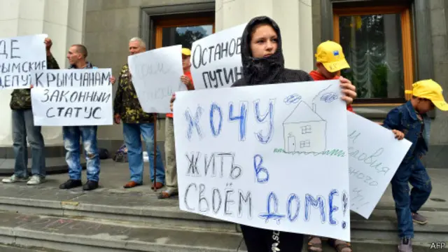 Пикет крымских беженцев в Киеве