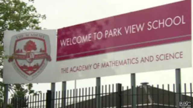 آفسٹیڈ کی رپورٹ کے مطابق وہاں کے کچھ سکولوں میں سخت گیر موقف رکھنے والے مسلمانوں نے ایک طرح سے ’قبضہ‘ کر لیا ہے