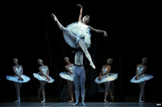 لا يتقاضى راقص الباليه في كوبا اكثر من 30 دولار شهريا