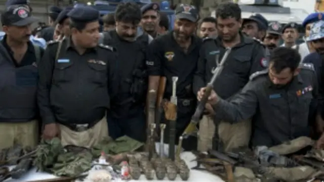 فرض الجيش الباكستاني سيطرته على المطار بعد مواجهات دامت ساعات طويلة مع المهاجمين