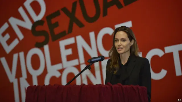 Анджелина Джоли