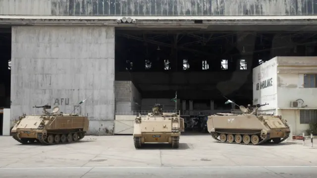 اتوار کو کراچی ایئر پورٹ پر حملے کے بعد ایئرپورٹ پر سکیورٹی میں اضافہ کر دیا گیا ہے۔