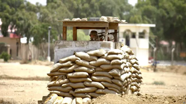 पाकिस्तान, कराची, हवाई अड्डे के समीप, एयरपोर्ट सिक्योरिटी फोर्स के प्रशिक्षण केंद्र