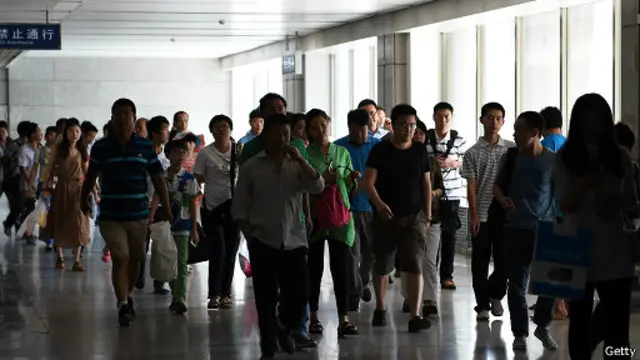 වැඩසටහනේ අරමුණු අතරට පෝලිම් පිට පැනීම අවම කිරීම යන කරුණ ද ඇතුළත්