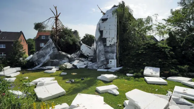 Дом со снесенной крышей