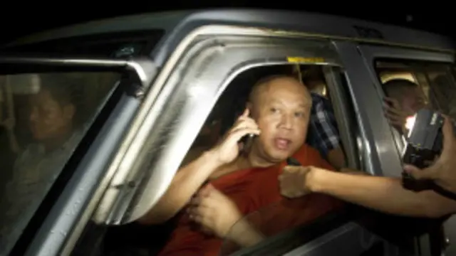 ပီနန်ဆရာတော်က ကိုယ်စားလှယ် လွှဲထားတဲ့ လန်ဒန် သာသနာ့ရံသီ ကျောင်းထိုင် ဆရာတော်လည်း ကျောင်းထဲကနေ ပင့်ထုတ်ခံသွားရ