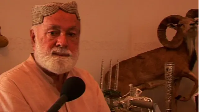 نواب خیر بخش مری کے تین بیٹے گزین مری، حربیار مری اور مہران مری بیرون ملک رہتے ہیں جبکہ ایک بیٹا چنگیز مری مسلم لیگ ن بلوچستان کے سرگرم رہنما ہیں