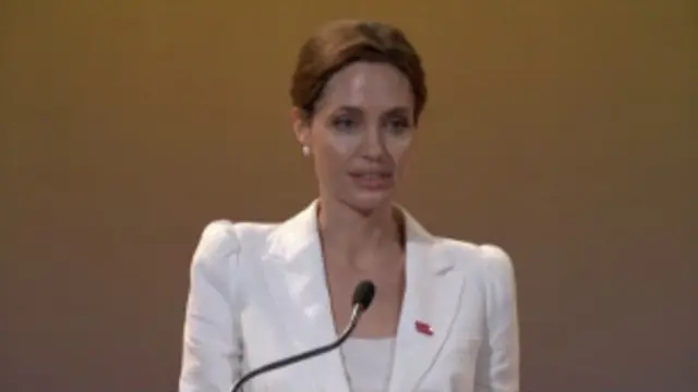 انجیلینا جولي: پوهیږم خپلو موخو ته رسیدل یوعمر نیسي او زه به خپل ټول ژوند ورته ځانکړی کړم