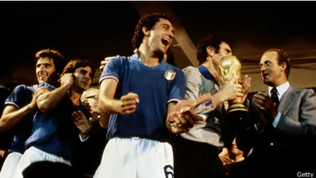 Dino Zoff com o time campeão do Mundial na Espanha em 1982