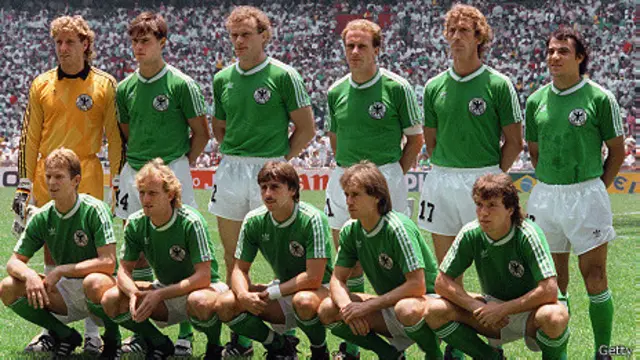 Na final da Copa do México em 1986, a Alemanha perdeu usando o 2º uniforme