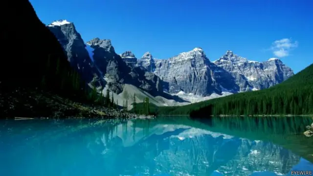 加拿大班夫国家公园的湖光山色