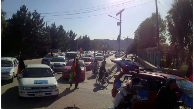 کاروان آقای غنی در ولایت شهر جنوبی قندهار.