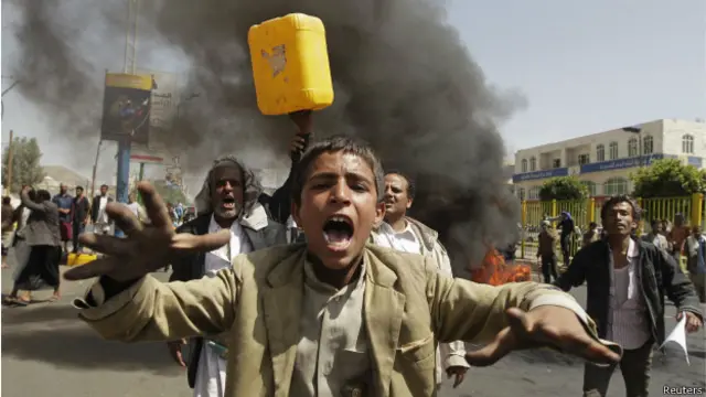 الاحتجاجات على نقص الوقود اقتربت من منزل الرئيس عبد رب منصور هادي.