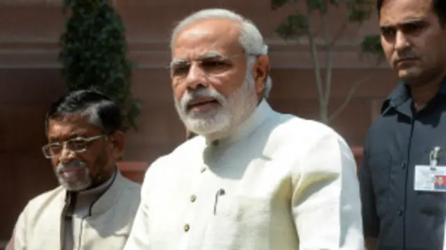 تمل ناڈو کی وزیراعلیٰ جے للتا اور اپوزیشن رہنما ایم کروناندھی نے وزیراعظم نریندر مودی کو خط لکھ کر اپنا احتجاج درج کرایا ہے