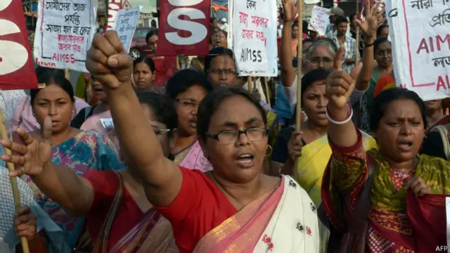 Митинг протеста против насилия в Калькутте