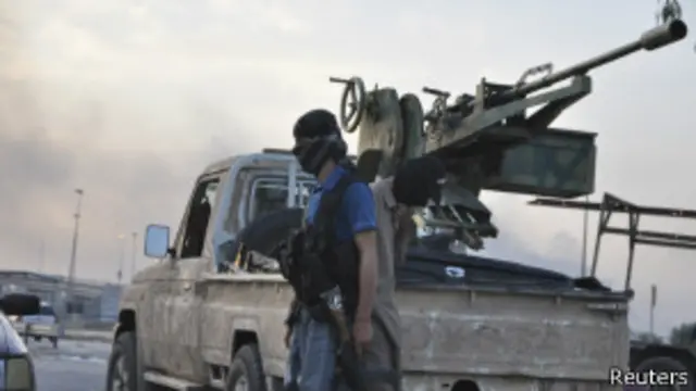 මොසුල් සහ ටික්රිට් ප්‍රදේශ කැරලිකරුවන් අතට පත් වී ඇත