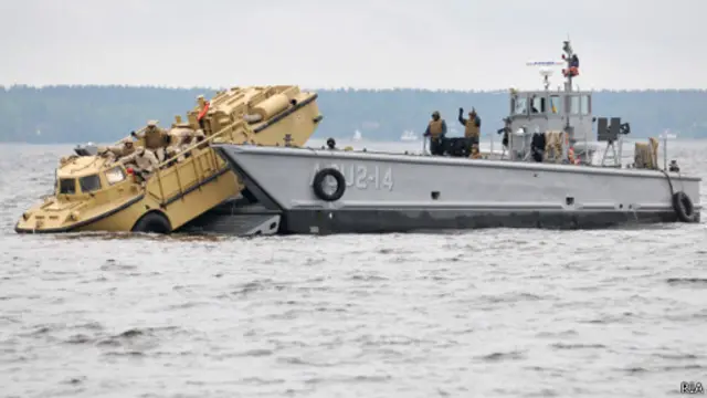 Военные США и Эстонии на учениях BALTOPS 2010