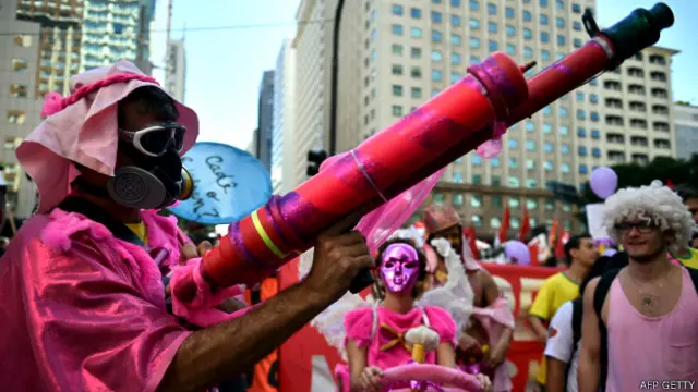 आयोजन के ख़िलाफ़ ब्राजील में प्रदर्शन