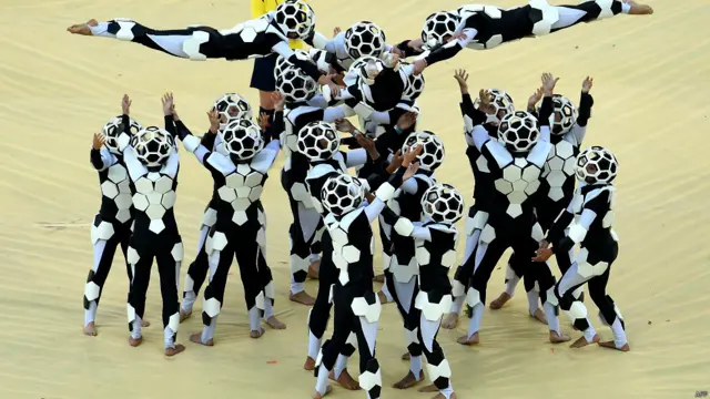 फीफा वर्ल्ड कप फुटबॉल उद्घाटन समारोह