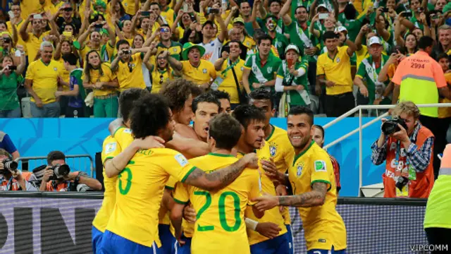 Comemoração dos jogadores do Brasil após gol frente à Croácia