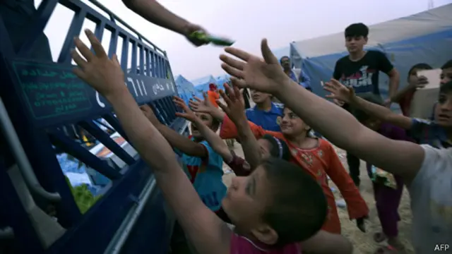 جنگ هزاران نفر از ساکنان مناطق درگیری را آواره کرده است