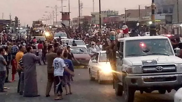 آئی ایس آئی ایس ایک الگ گروہ کی شکل اختیار کرنے سے پہلے شام کے باغیوں کو سرمایہ اور جنگجو بھیجتی رہی ہے