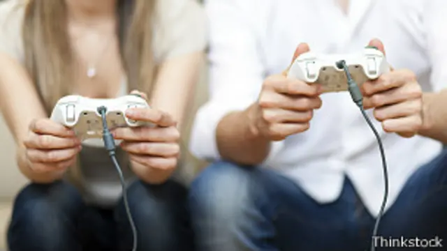 Dos personas jugando