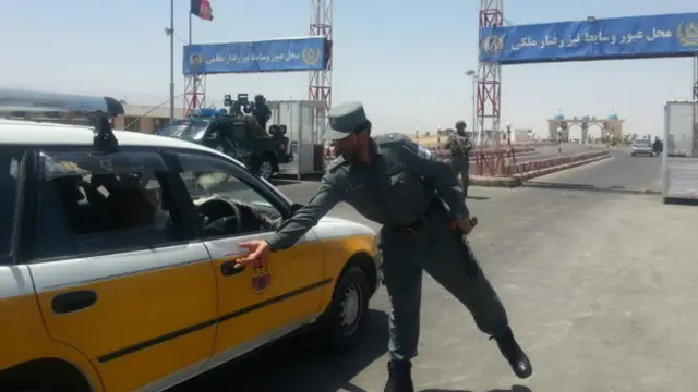 کابل جانے والی تمام گاڑیوں کی زبردست جانچ کی جا رہی ہے