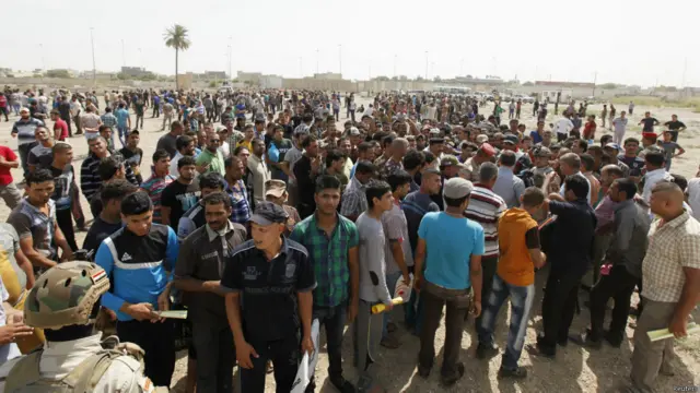 نیروهای داوطلب منتظر هستند با پیوستن به ارتش وارد جنگ با داعش شوند