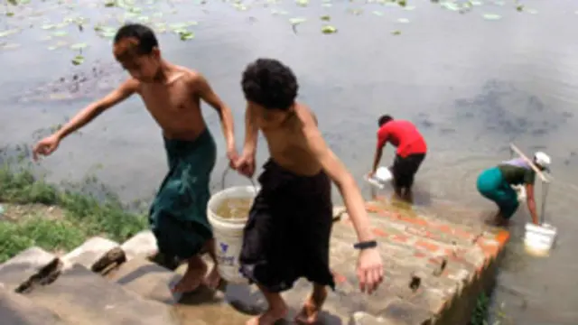 یکی از بسیار جاهای دنیا که مردم آب آشامیدنی پاک و پالودۀ ساکن یا جاری ندارند.