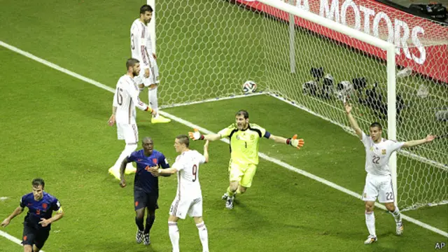 ثأر المنتخب الهولندي لهزيمته في نهائي كأس العالم 2010 بجنوب افريقيا