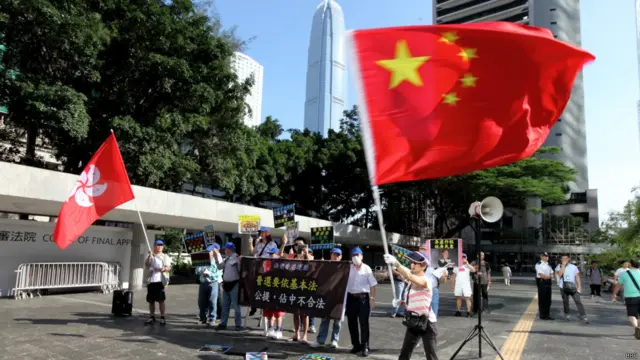 一连七天的“毅行争普选”活动在香港中环遮打花园起步（BBC中文网照片，14/06/2014）