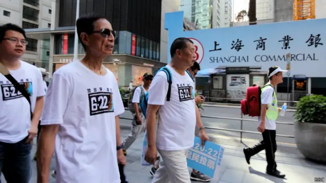 一连七天的“毅行争普选”活动在香港中环遮打花园起步(14/06/2014)