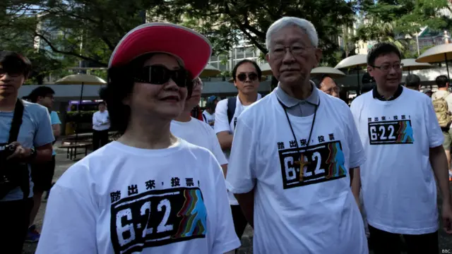 一连七天的“毅行争普选”活动在香港中环遮打花园起步（BBC中文网照片，14/06/2014）