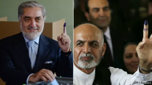 ولسمشر محمد اشرف غني او اجراییه رییس عبدالله عبدالله د ملي یووالي حکومت په موافقه لیک کې د ټاکنیز نظام اصلاح کولو ته ژمن شوي وو.